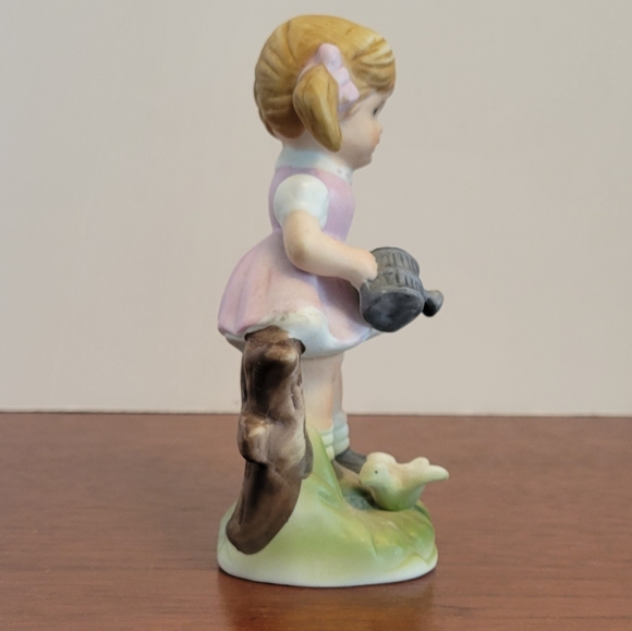 Vintage Girl With Watering Can Porcelain Figurine - Picture 4 of 6